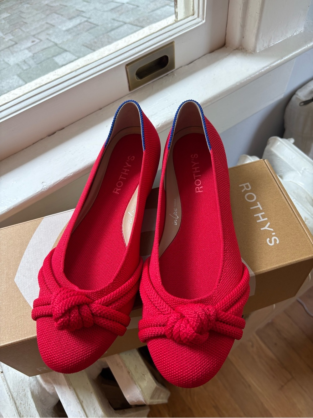 Rothy's Knot Ballet Flat in Lollipop Red NWT - Picture 2 of 7
